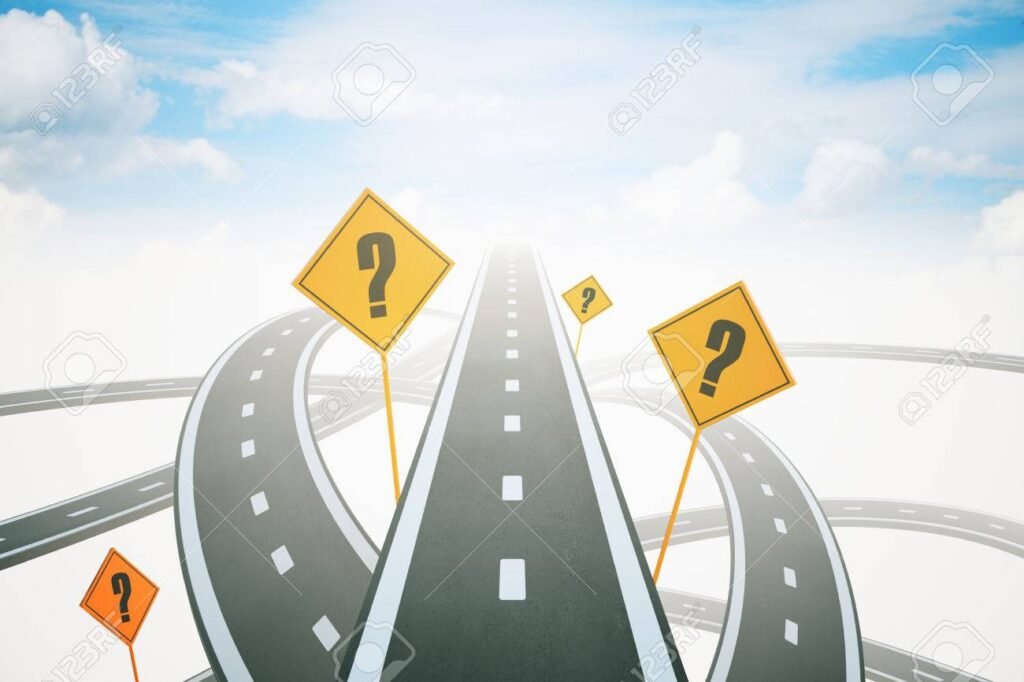 tres caminos con senales de interrogacion